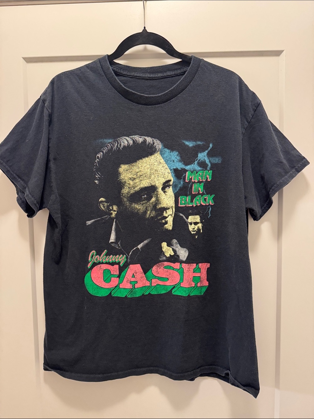 Johnny Cash Men’s Black Graphic Tee - Man in Black. L.